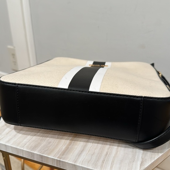 Michael Kors Bag Charlotte Canvas Crossbody - Picture 7 of 17